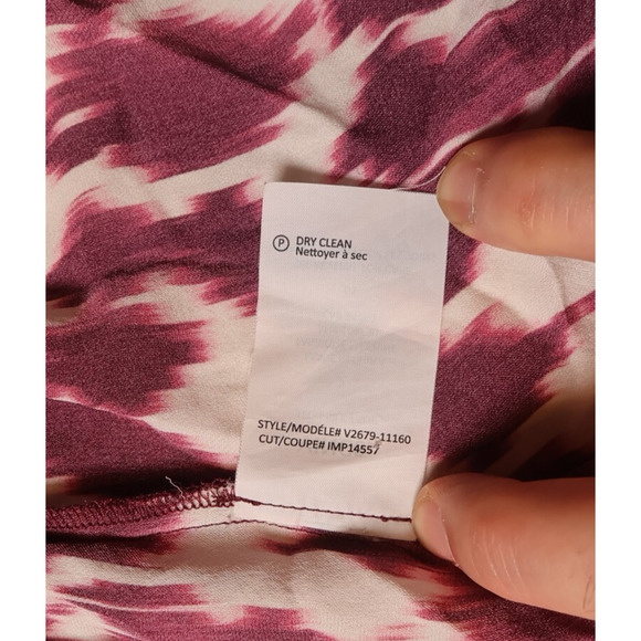 Vince Silk Blouse Burgundy Cream Abstract Print Split Neck Long Sleeve Size 2 - Picture 11 of 12